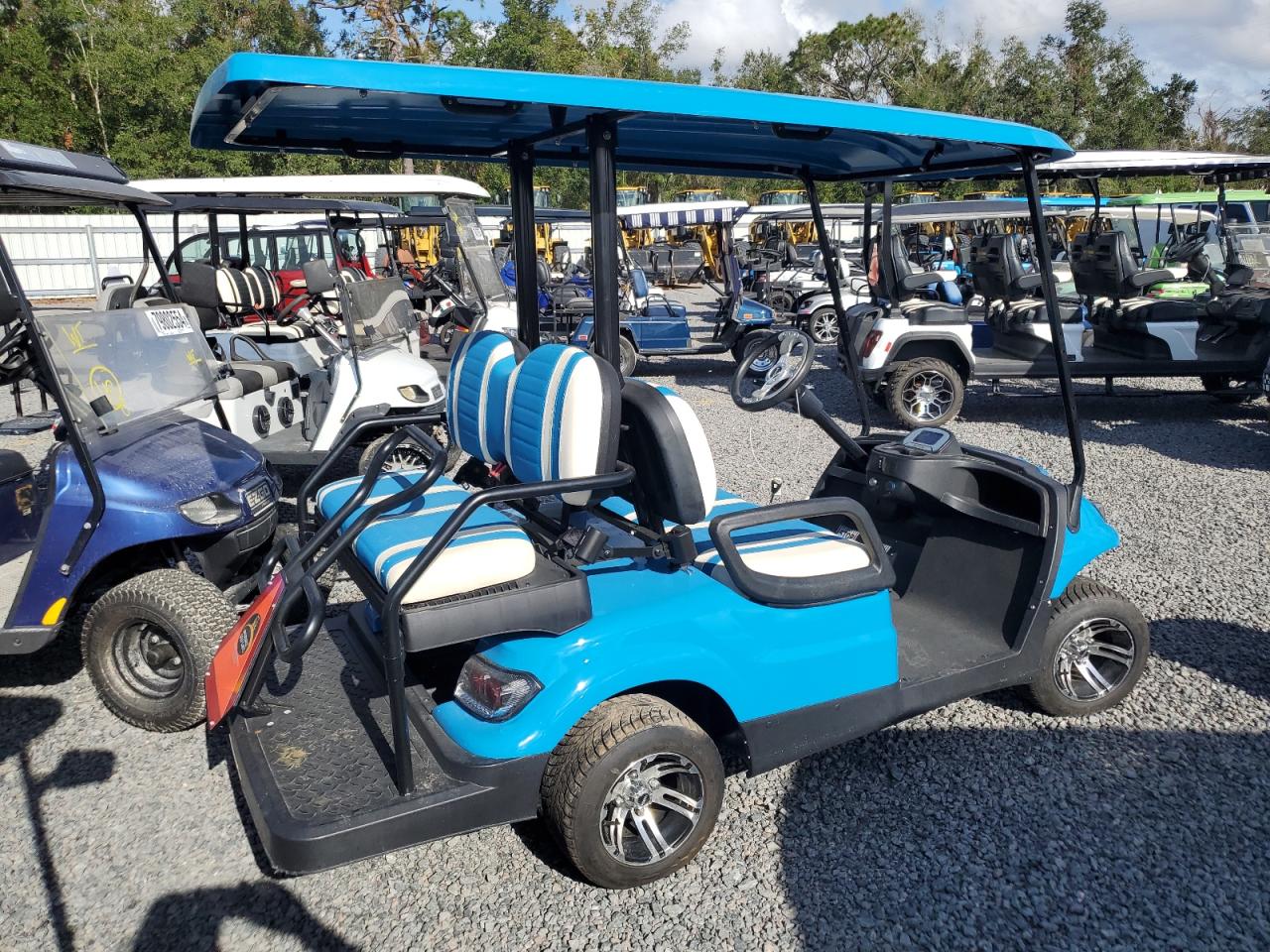 Lot #2969910030 2022 ICON GOLF CART