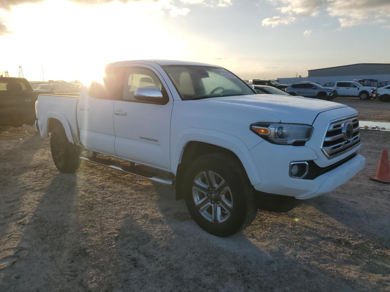 Lot #3020603940 2018 TOYOTA TACOMA DOU