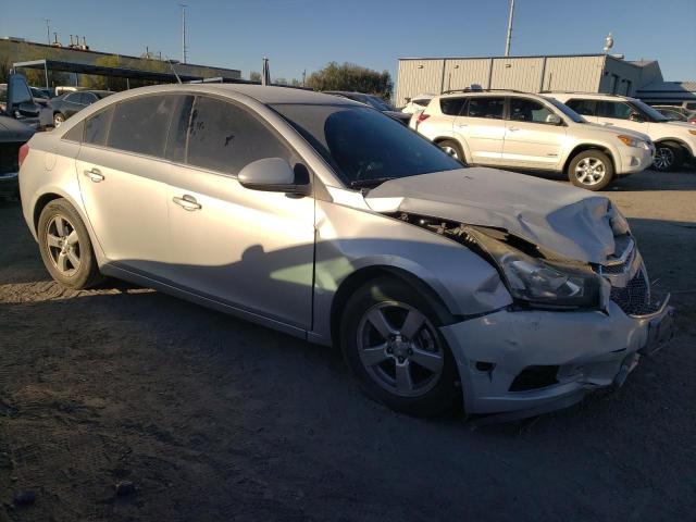 VIN 1G1PC5SB0E7256941 2014 Chevrolet Cruze, LT no.4