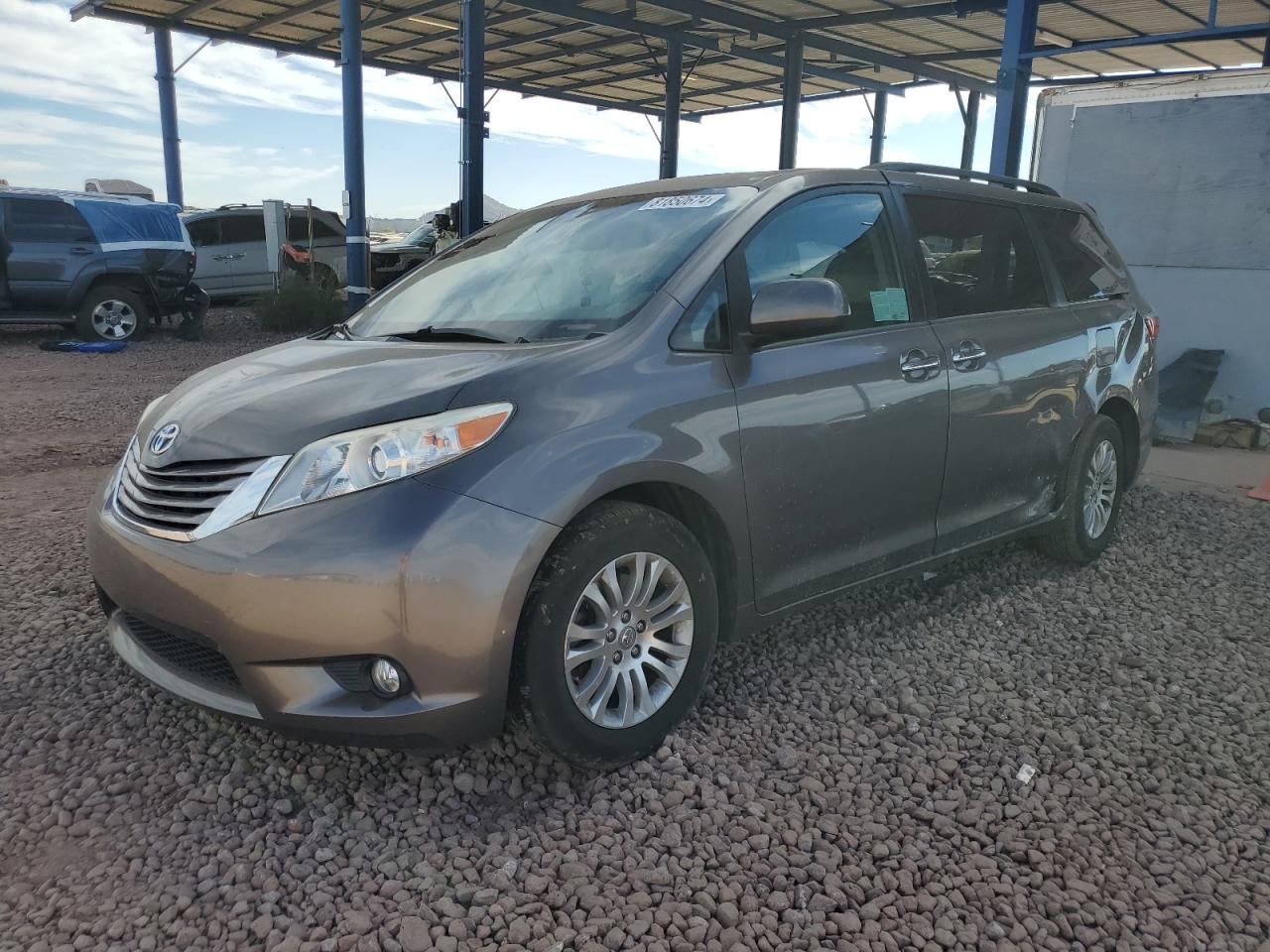  Salvage Toyota Sienna