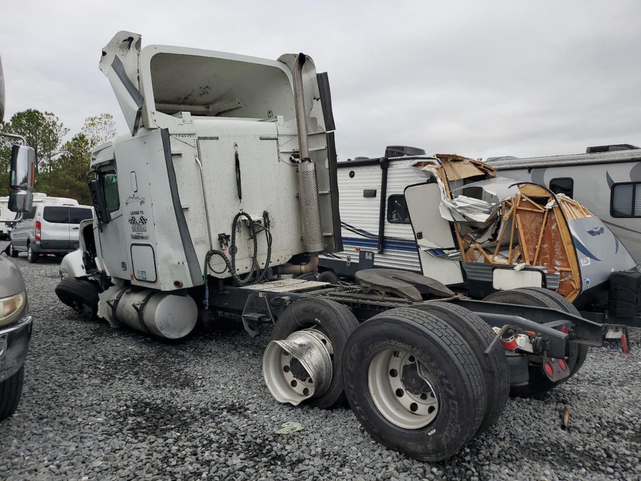 Lot #2996691491 2006 FREIGHTLINER CONVENTION