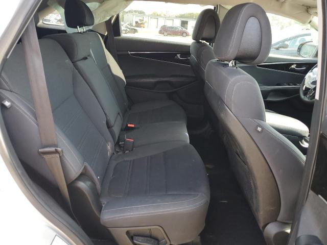 2016 KIA SORENTO LX - 5XYPG4A54GG122019