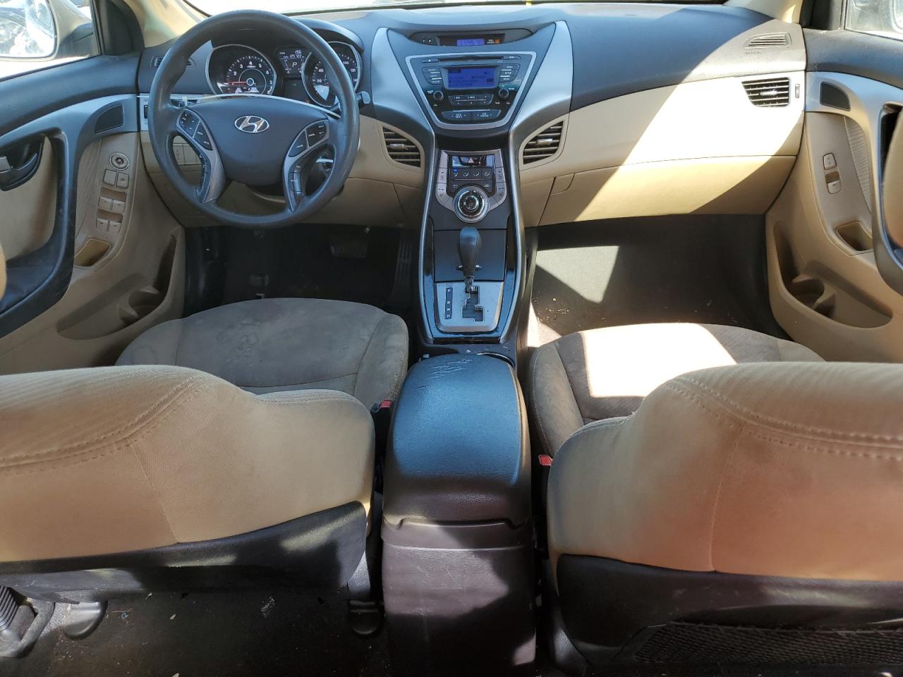 Hyundai Elantra gl 2013