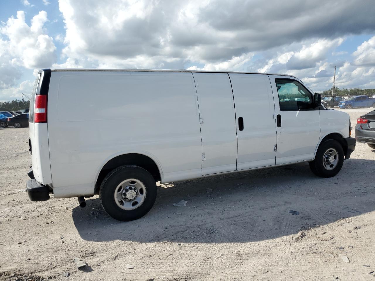 Lot #3028547928 2018 CHEVROLET EXPRESS G2