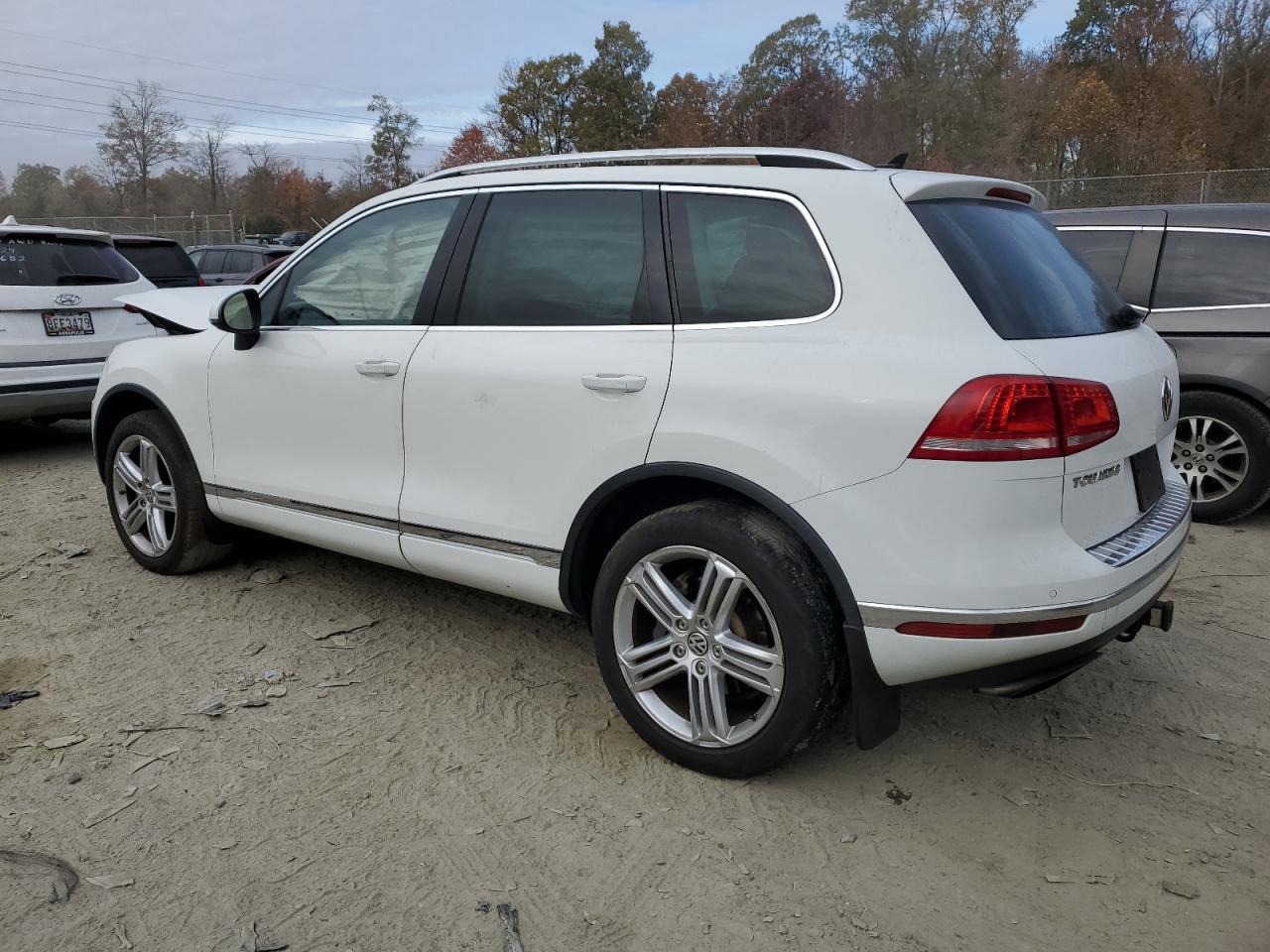 Lot #2960086087 2015 VOLKSWAGEN TOUAREG V6