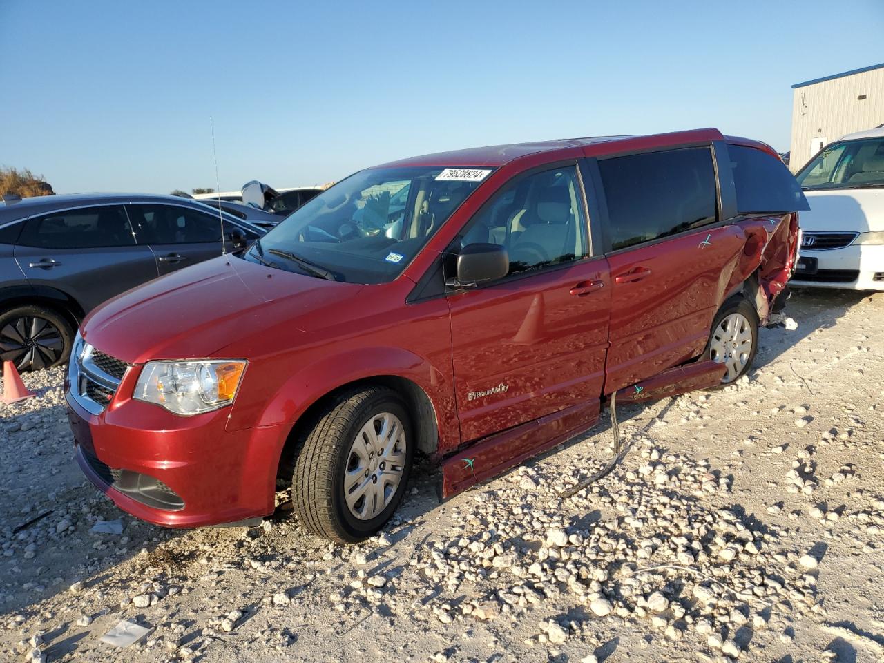 Lot #3036873053 2016 DODGE GRAND CARA