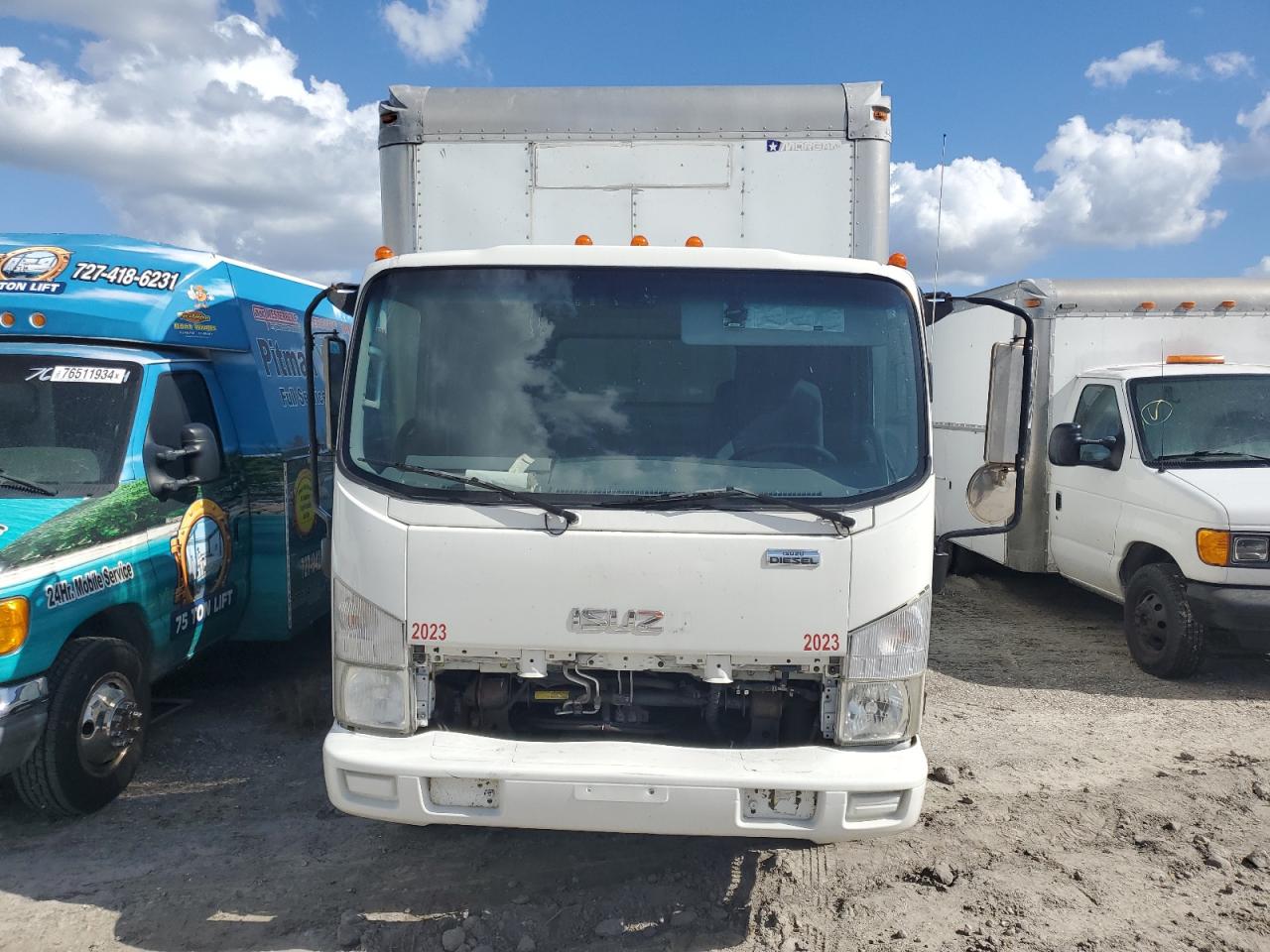 Lot #2969637372 2014 ISUZU NPR