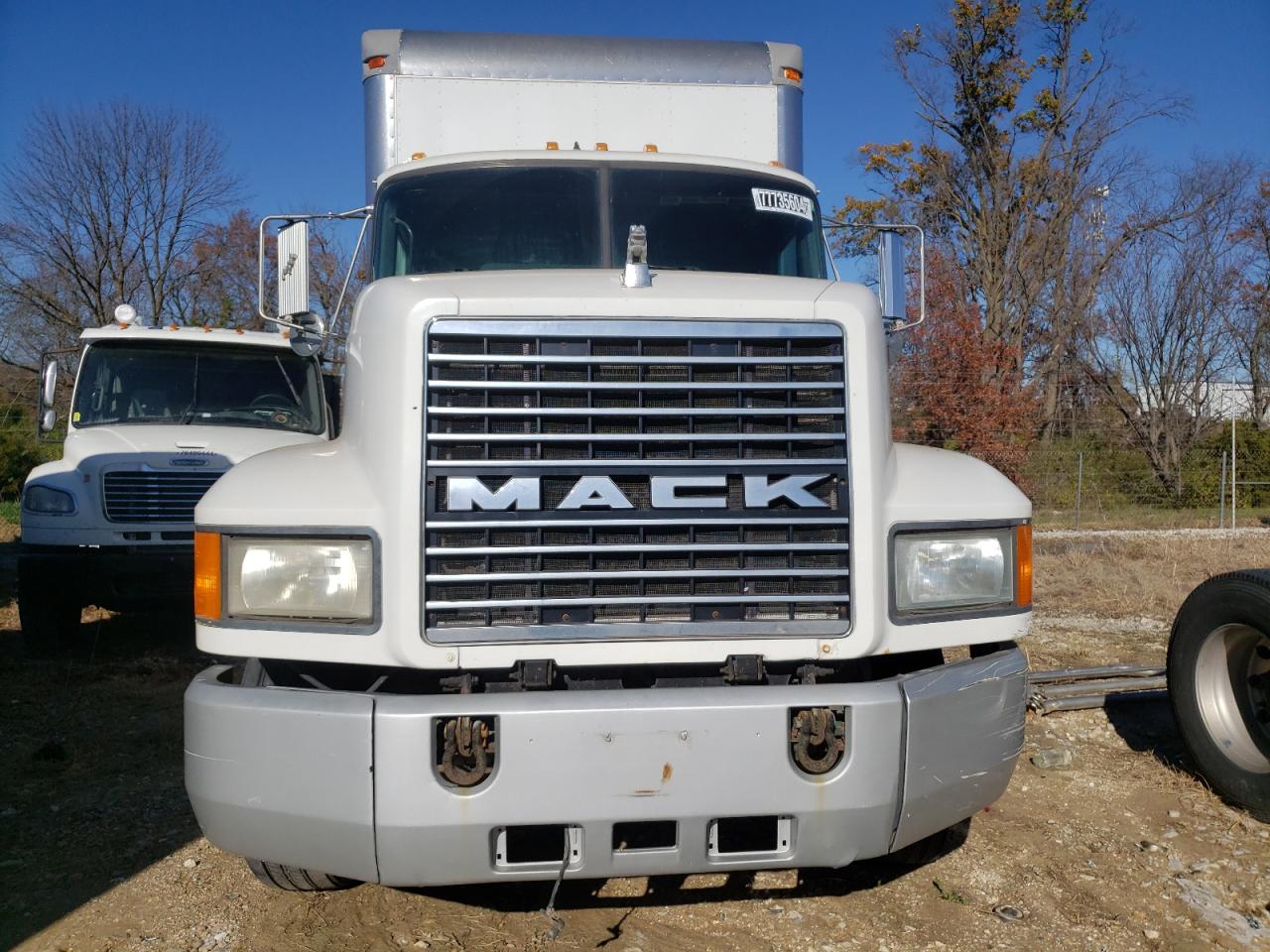 Lot #2988829651 1996 MACK 600 CH600