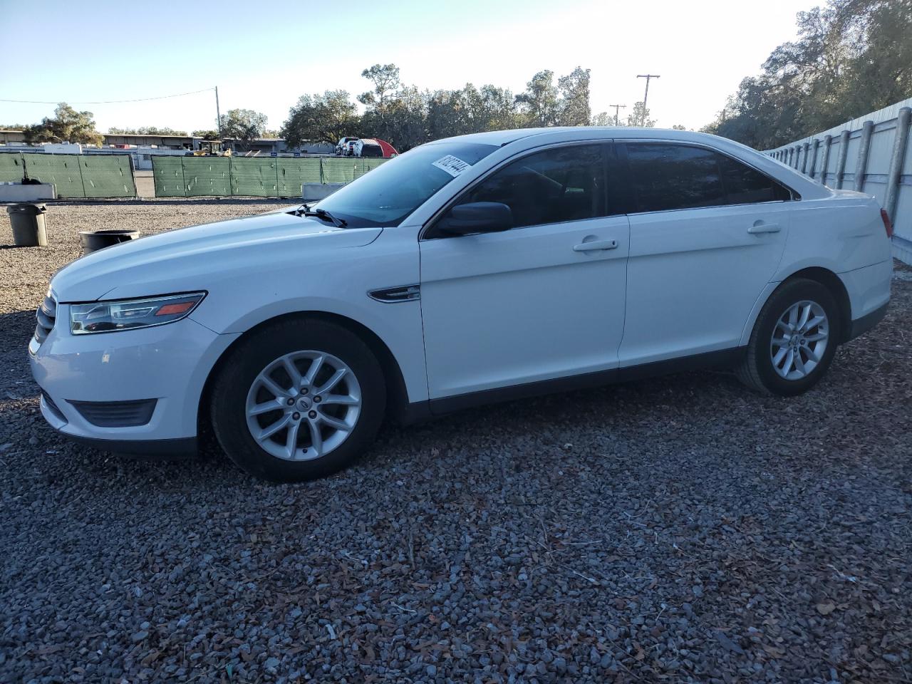 Lot #2995757506 2013 FORD TAURUS SE