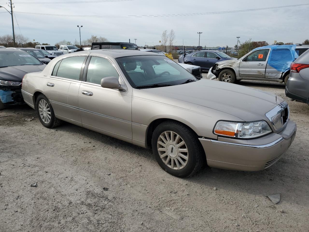 Lot #3025964951 2003 LINCOLN TOWN CAR S