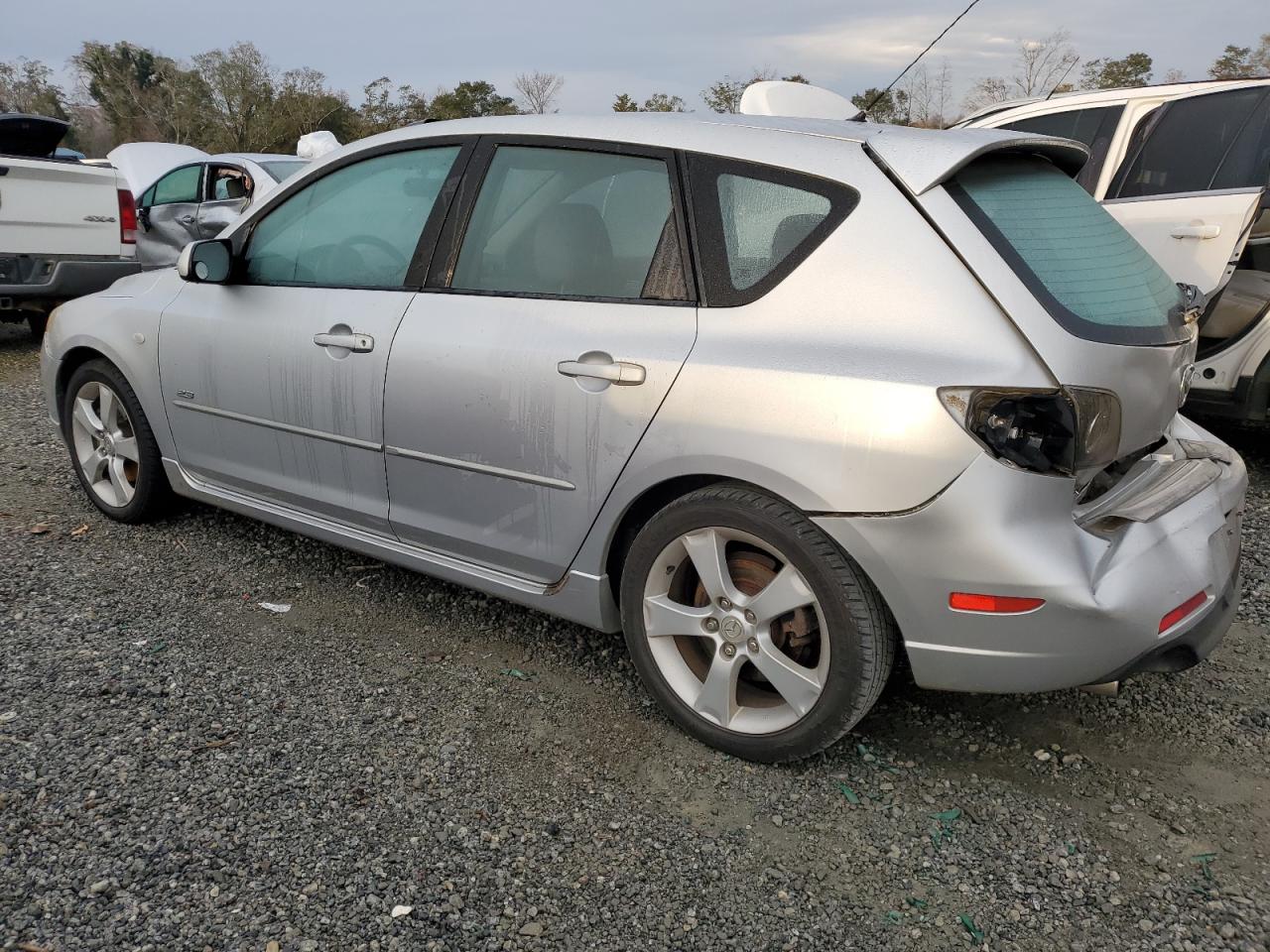 Lot #2996251388 2005 MAZDA 3 HATCHBAC