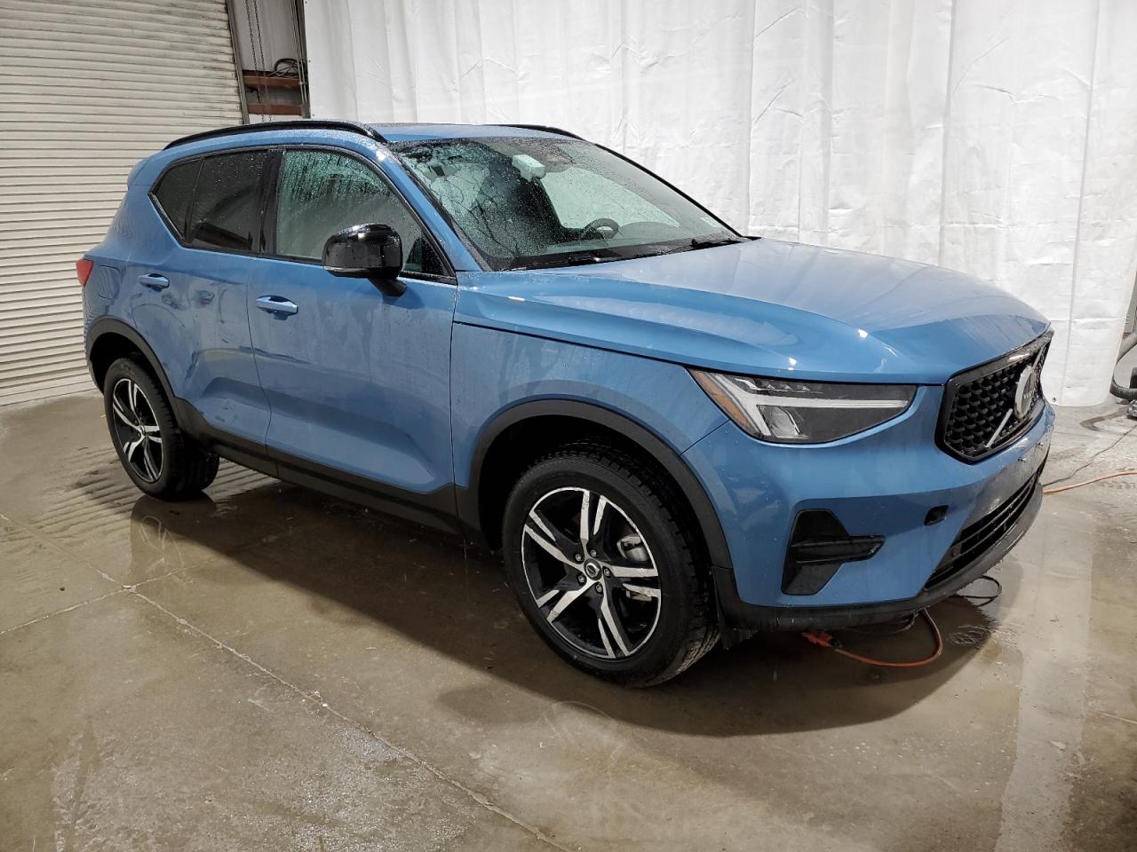 Lot #2991401878 2024 VOLVO XC40 CORE