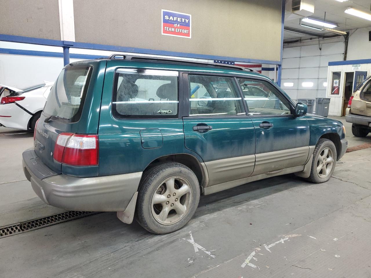 Lot #3033286805 2001 SUBARU FORESTER S