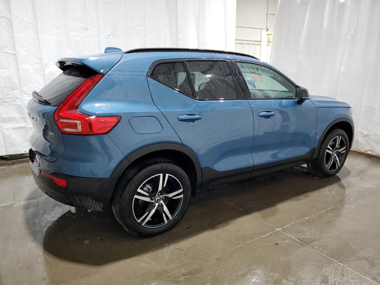 Lot #2991401878 2024 VOLVO XC40 CORE