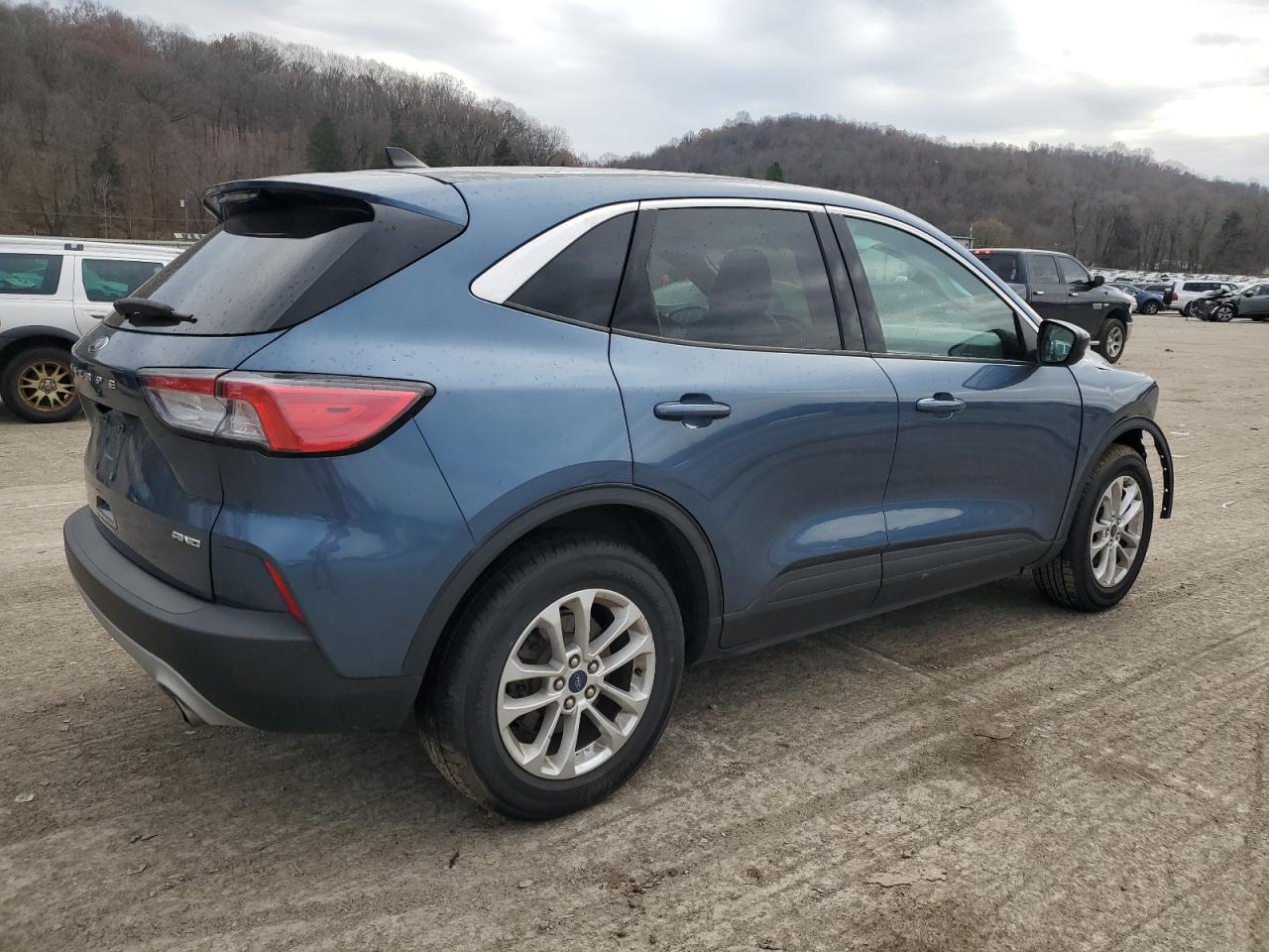 Lot #3040940431 2020 FORD ESCAPE SE