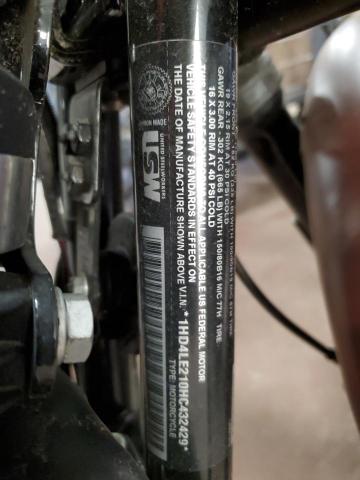 2017 HARLEY-DAVIDSON XL883 IRON - 1HD4LE210HC432429