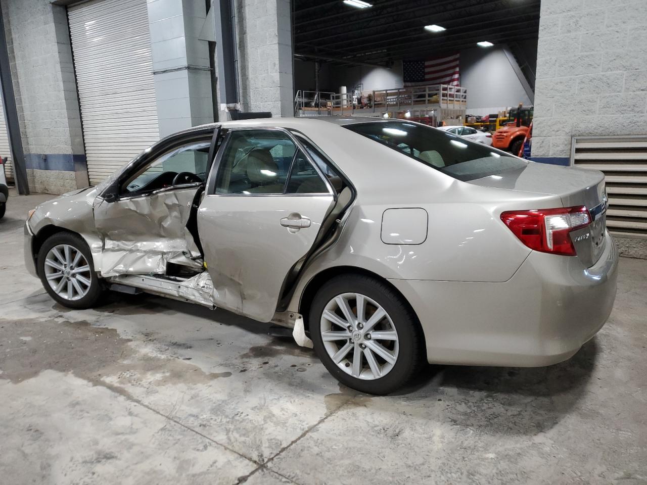 Lot #2952876915 2014 TOYOTA CAMRY L