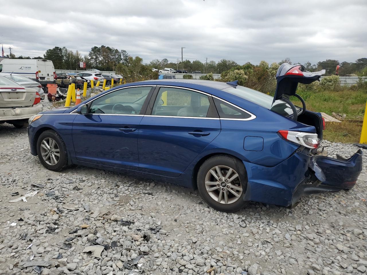 Lot #3024263889 2017 HYUNDAI SONATA SE