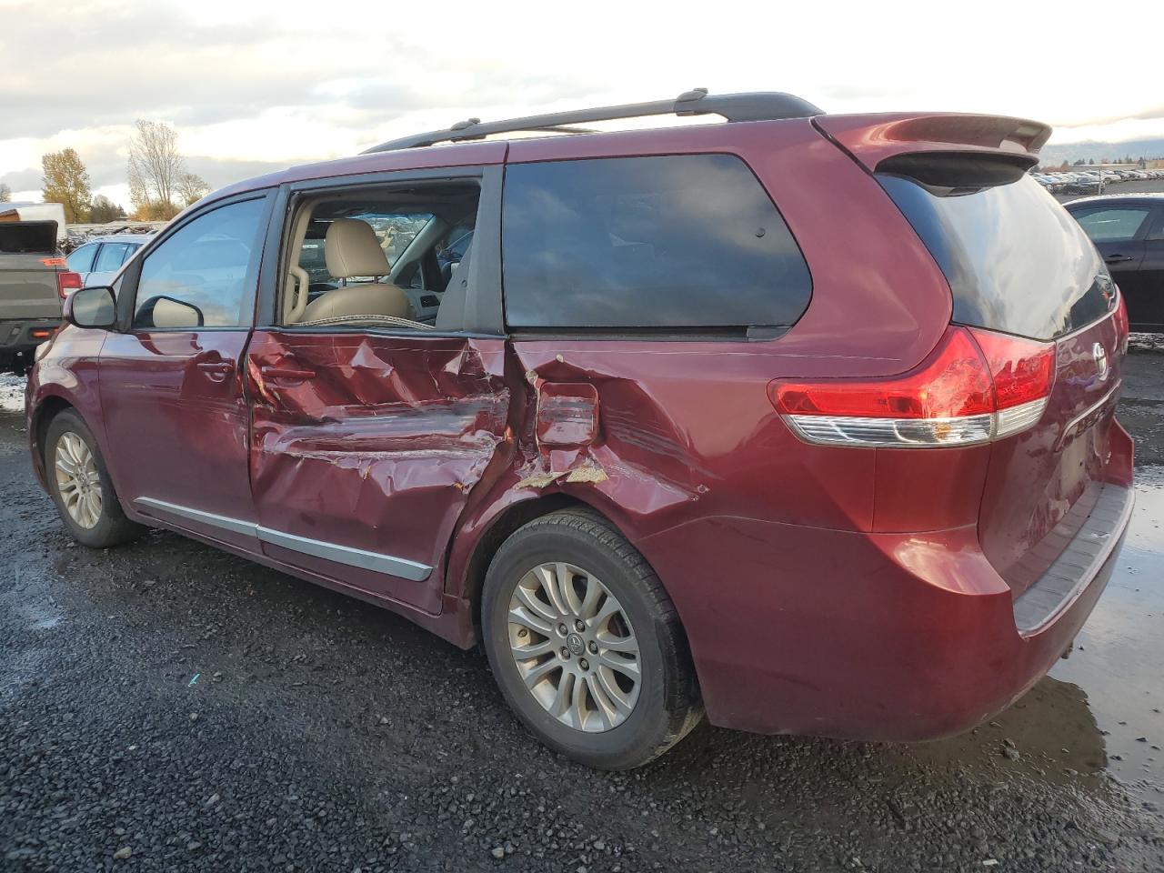 Lot #2992093139 2012 TOYOTA SIENNA XLE