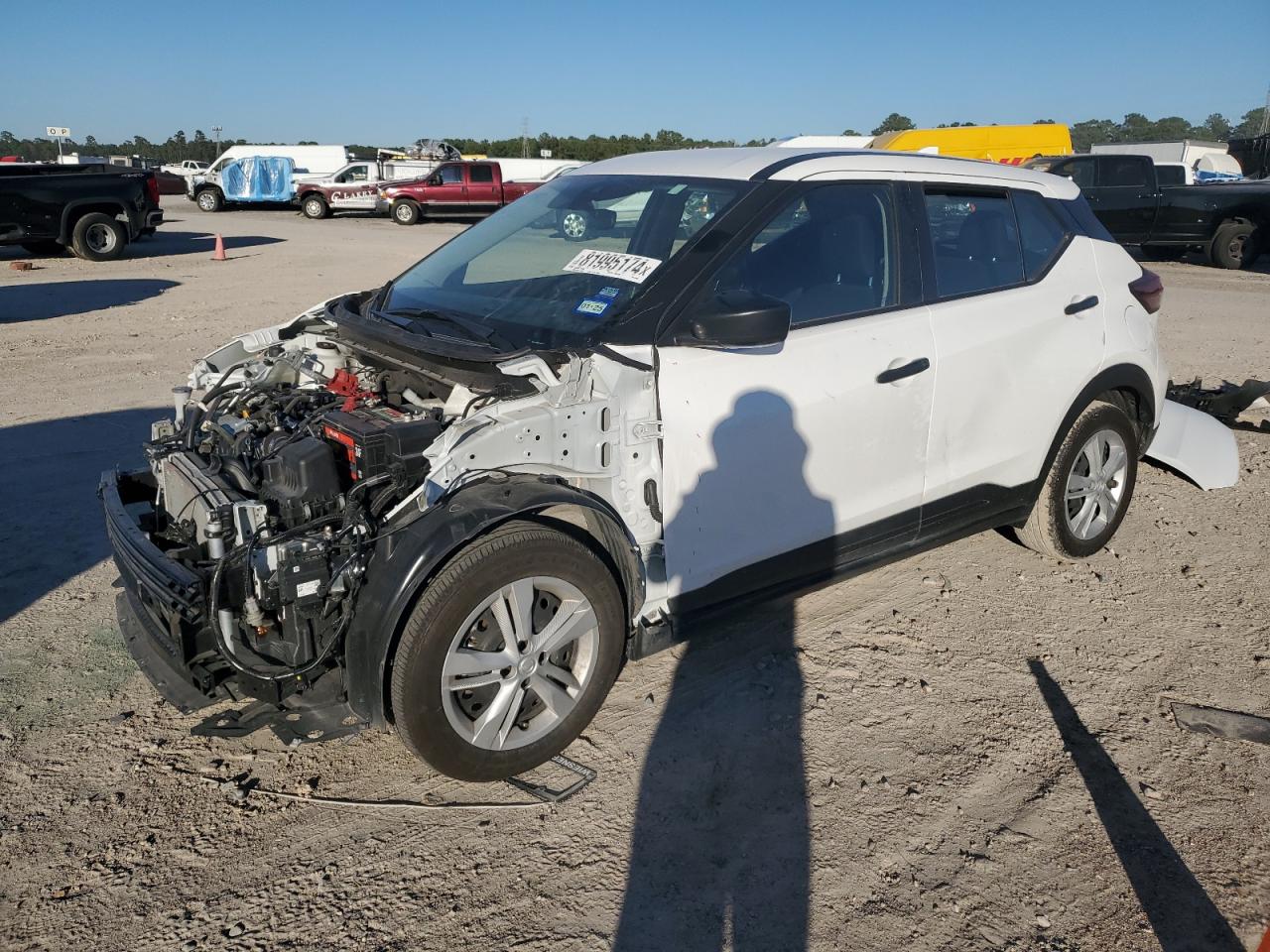  Salvage Nissan Kicks