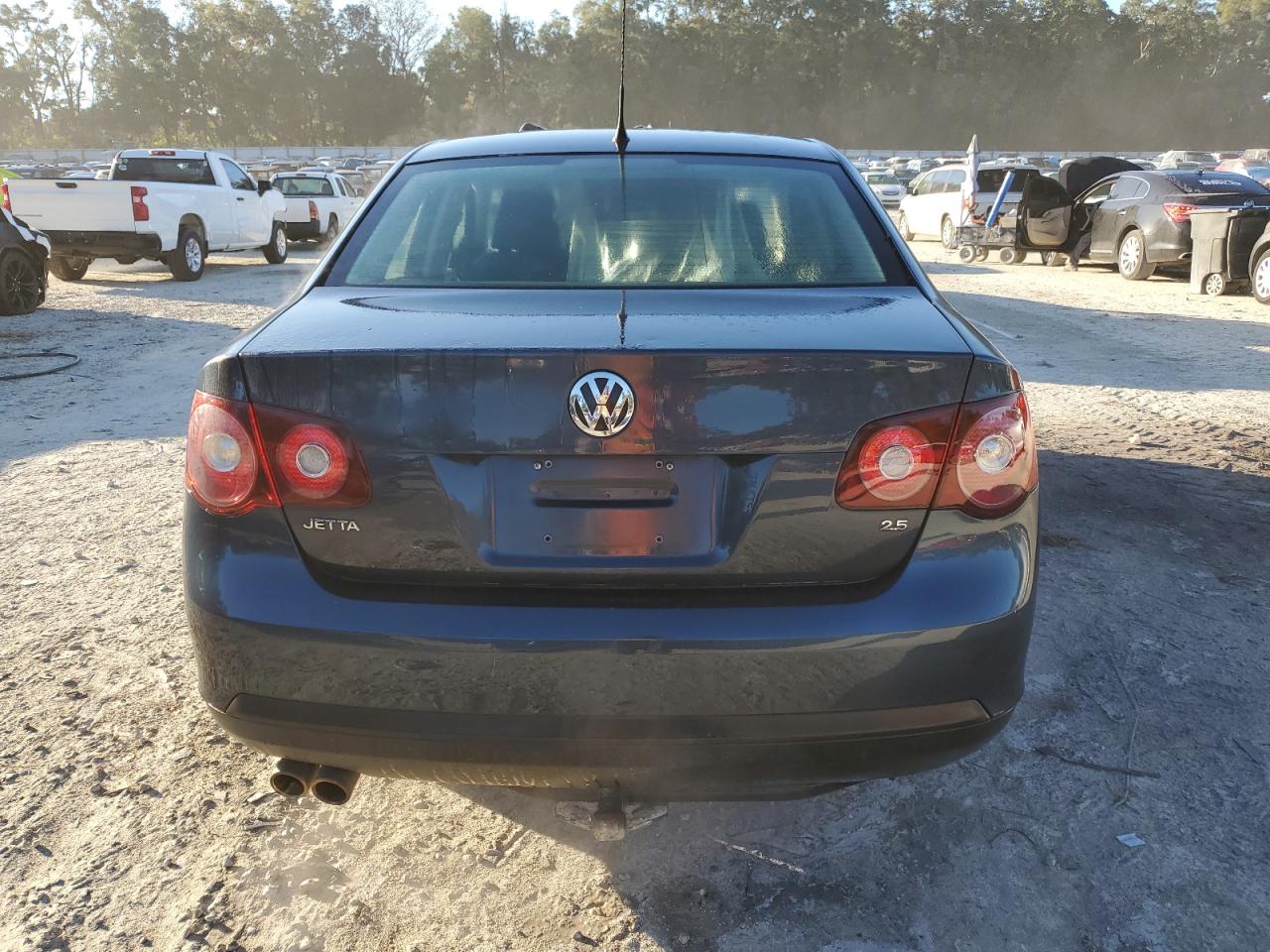 Lot #3028578925 2010 VOLKSWAGEN JETTA LIMI