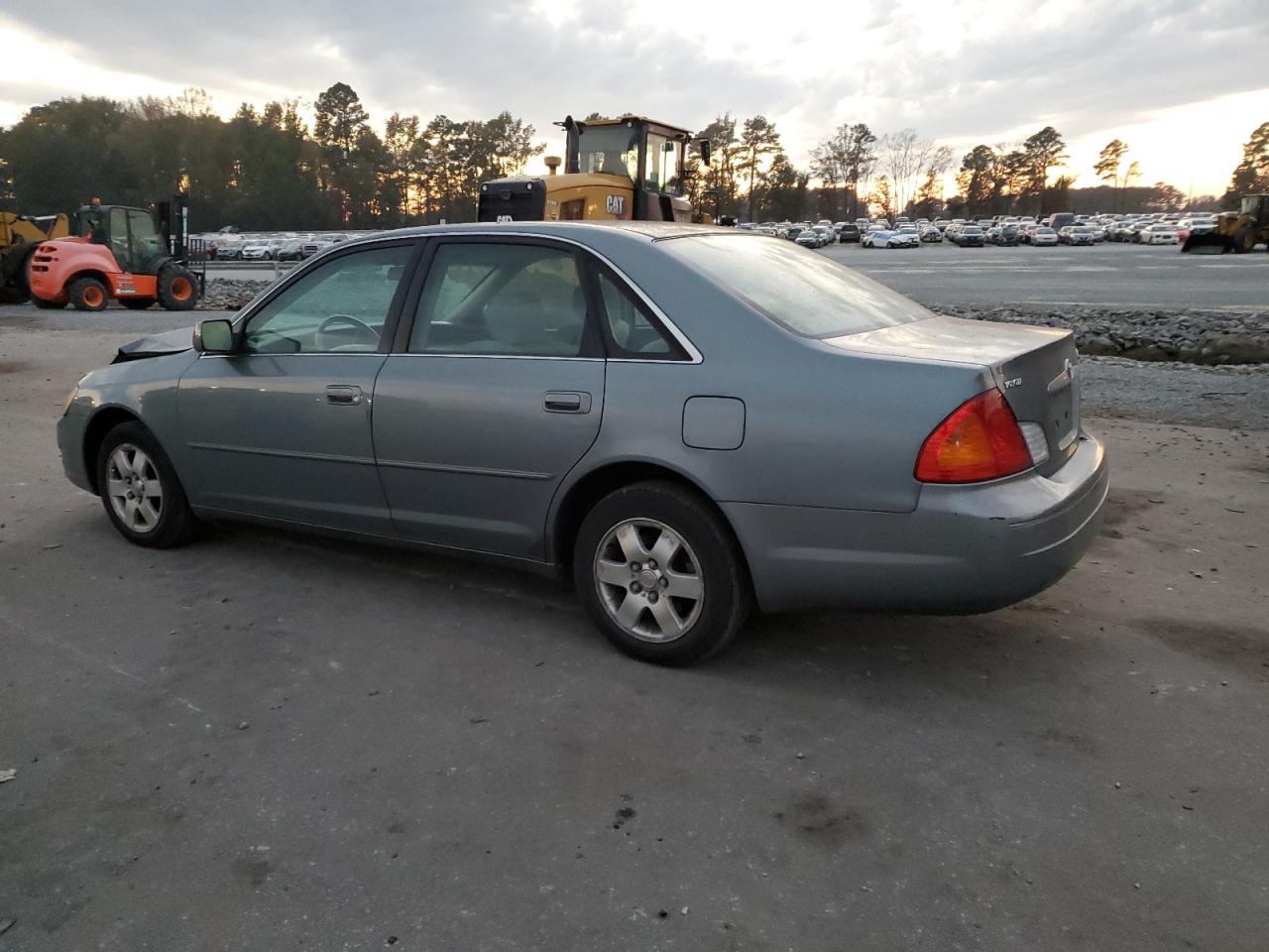 Lot #2979356703 2000 TOYOTA AVALON XL