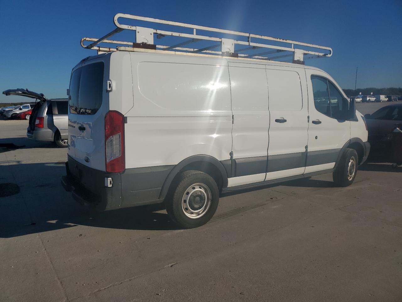 Lot #3006389101 2019 FORD TRANSIT T-