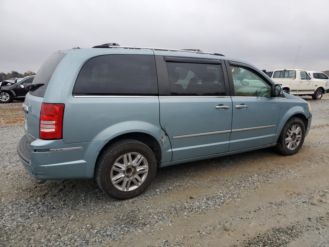 Lot #3009214241 2010 CHRYSLER TOWN & COU