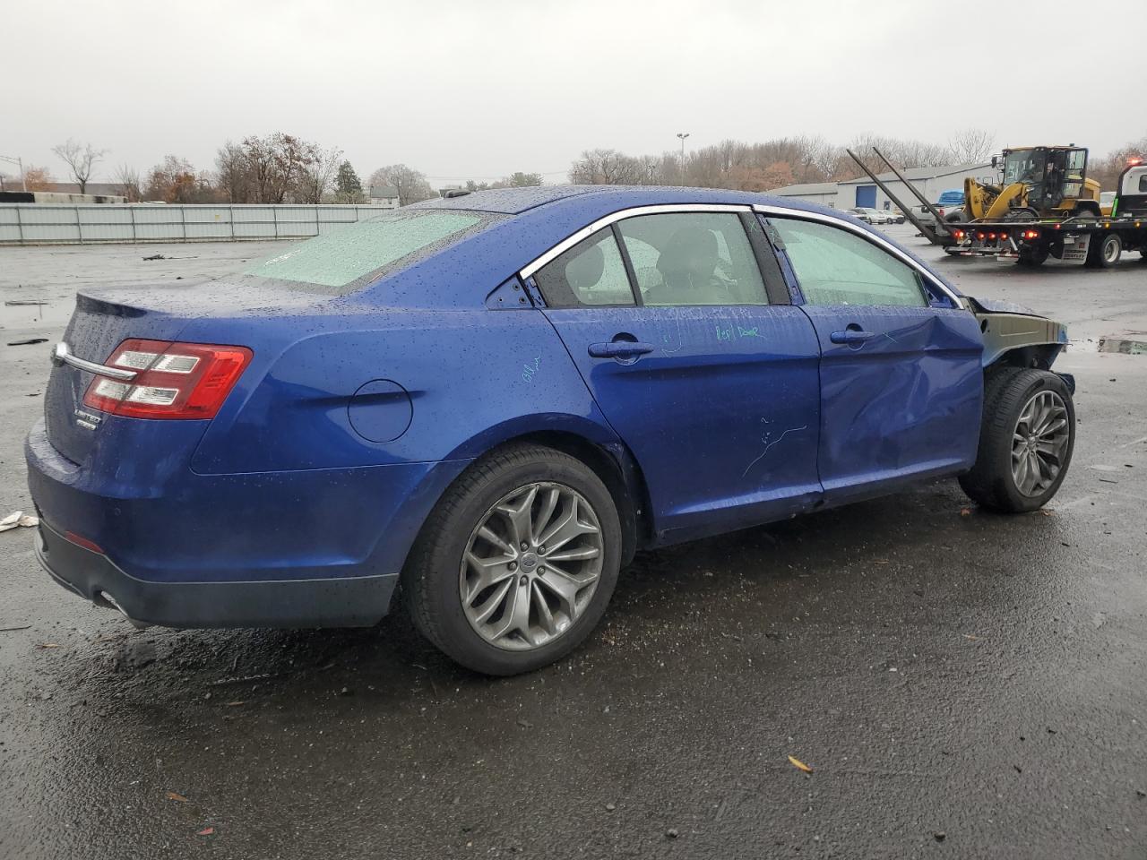 Lot #3034285069 2013 FORD TAURUS LIM