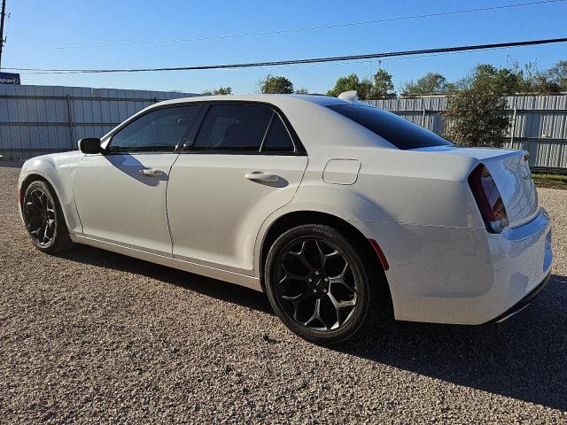 VIN 2C3CCABG1KH697542 2019 CHRYSLER 300 no.2