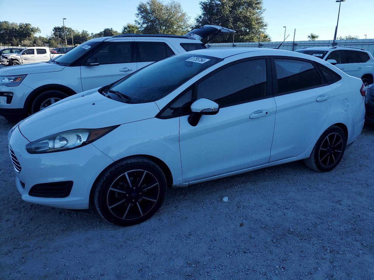  Salvage Ford Fiesta