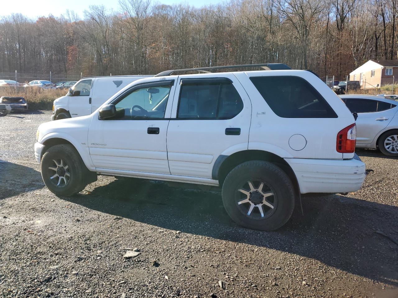 Lot #2993635501 2001 ISUZU RODEO S