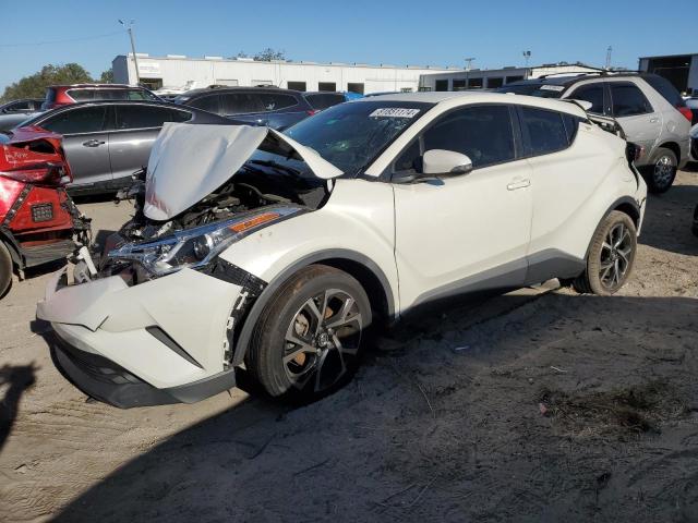 TOYOTA C-HR XLE 2019 white  gas JTNKHMBXXK1056524 photo #1