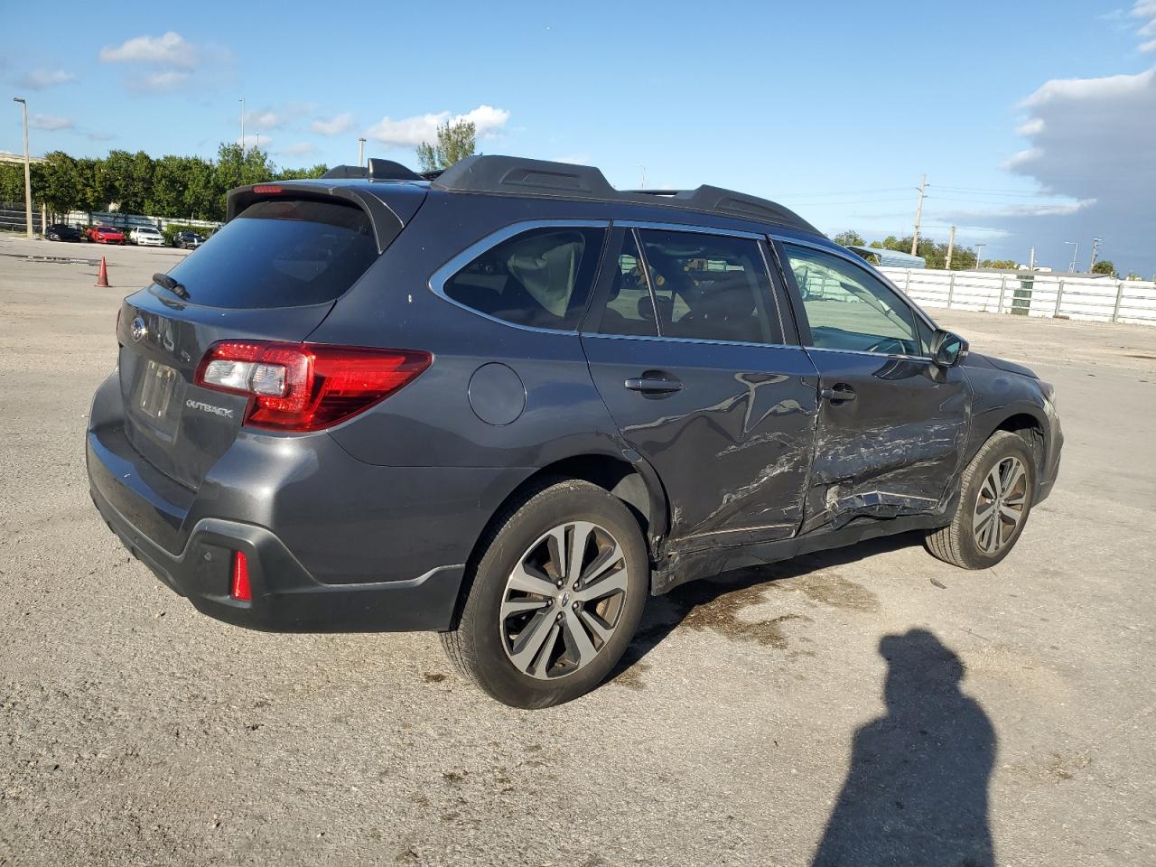 Lot #3044678205 2018 SUBARU OUTBACK 2.