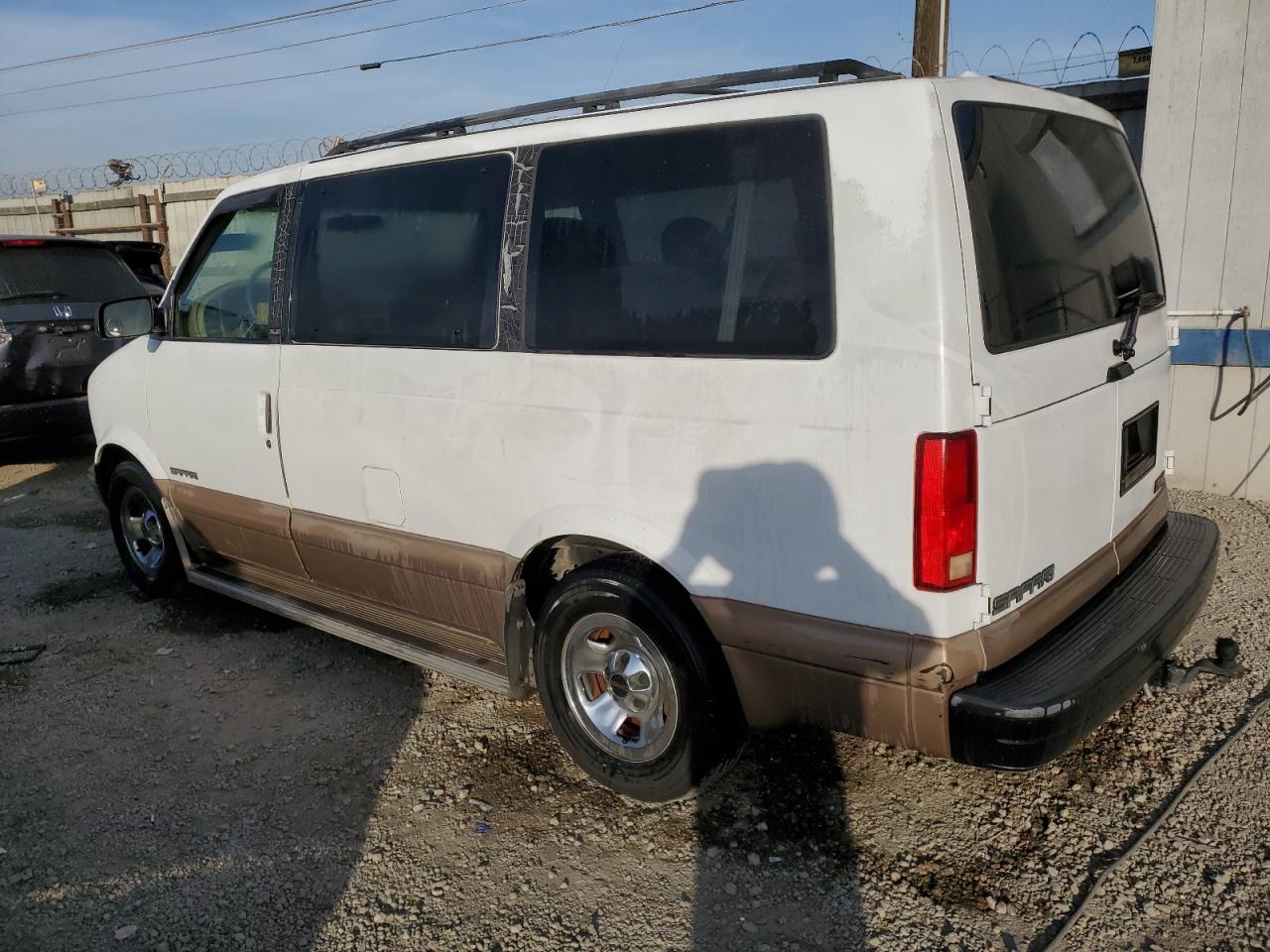 Lot #2991591984 1999 GMC SAFARI XT