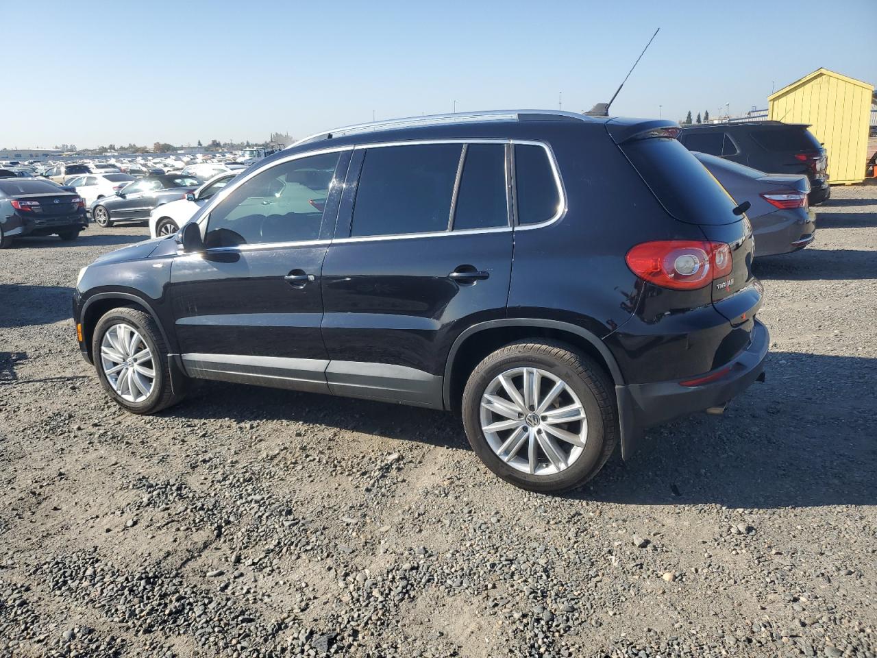 Lot #2977109174 2010 VOLKSWAGEN TIGUAN SE