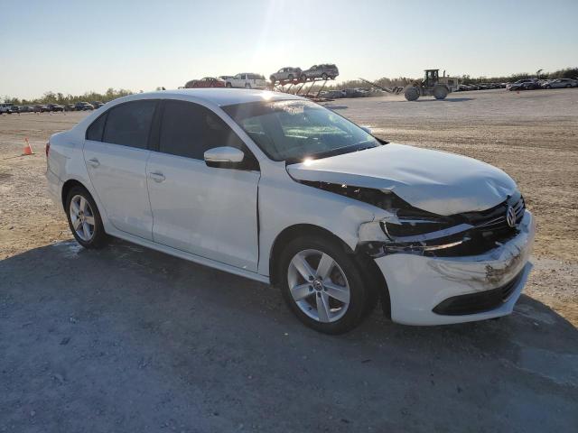 VIN 3VW3L7AJ3EM418221 2014 VOLKSWAGEN JETTA no.4