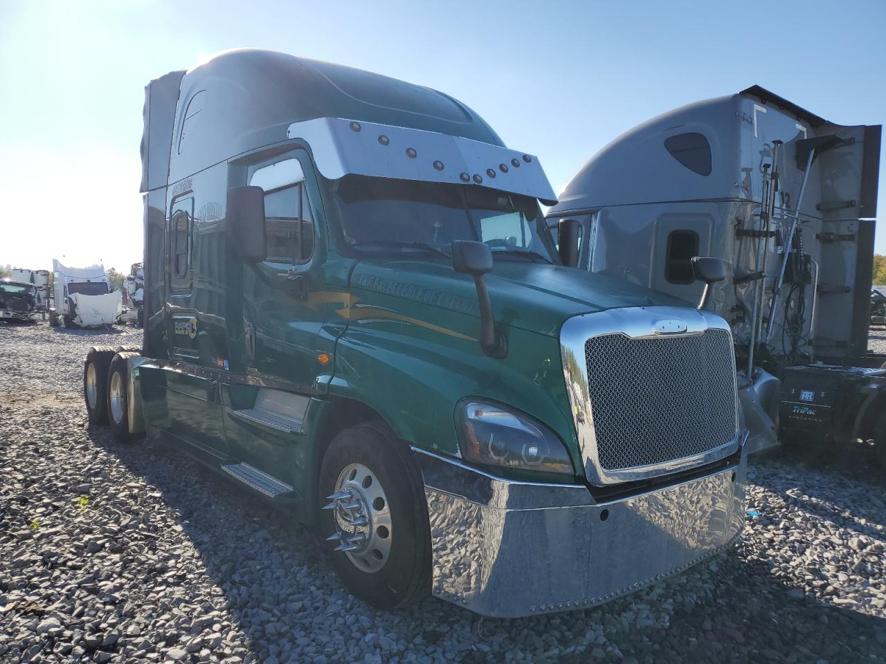 Lot #3028493931 2016 FREIGHTLINER CASCADIA 1