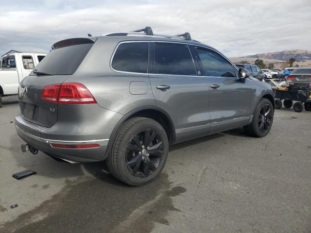 VIN WVGRF7BP4HD002519 2017 VOLKSWAGEN TOUAREG no.3