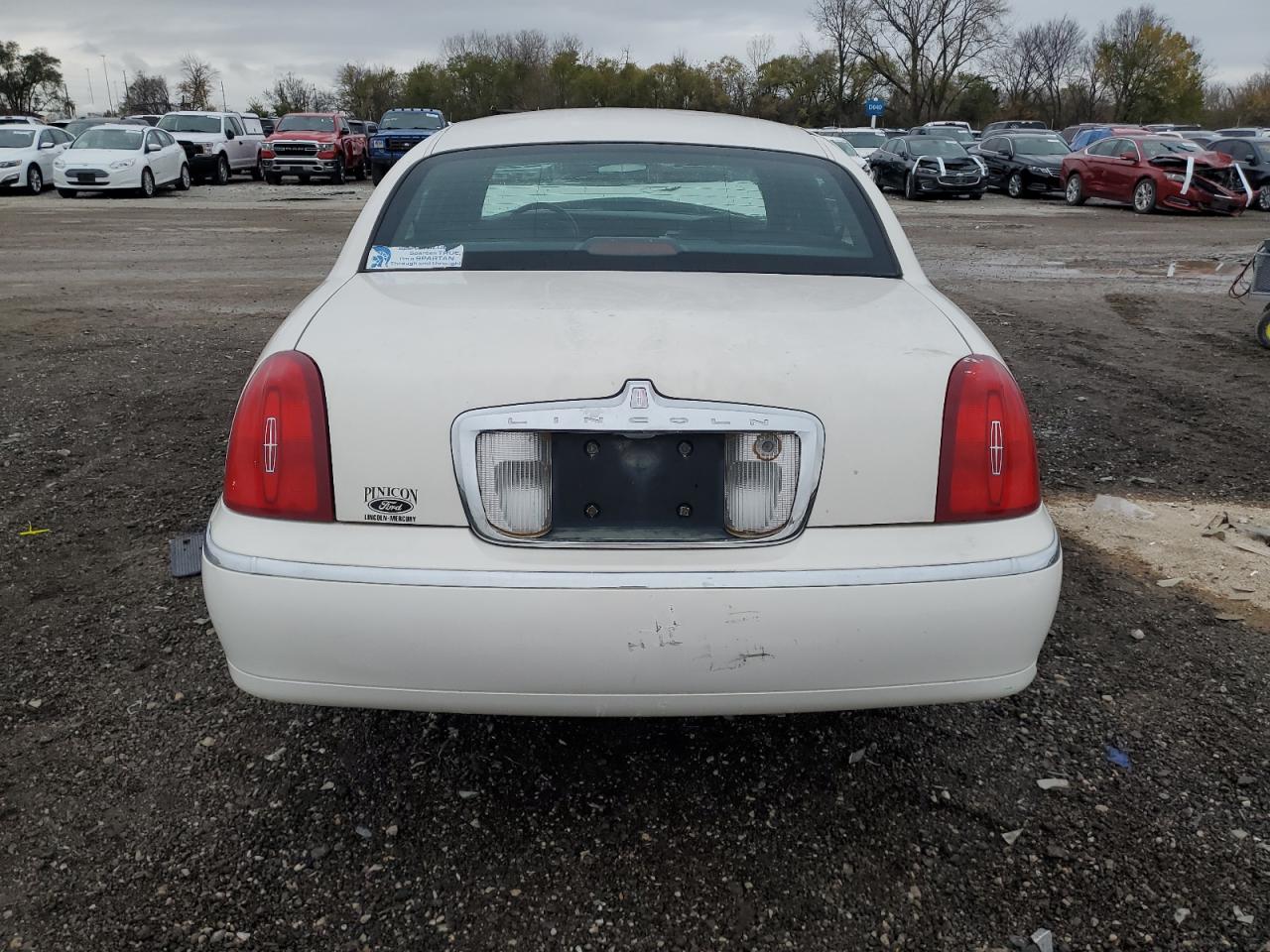 Lot #2969720278 1999 LINCOLN TOWN CAR E