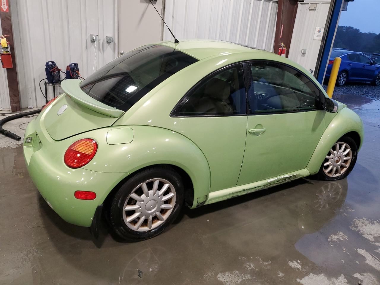 Lot #3020939707 2005 VOLKSWAGEN NEW BEETLE