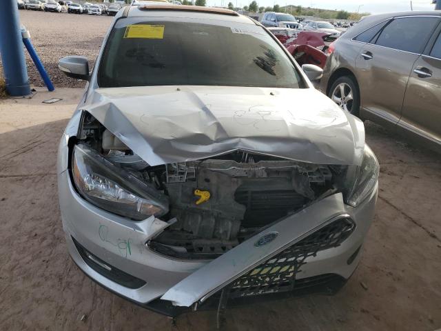 VIN 1FADP3H23JL236264 2018 FORD FOCUS no.5