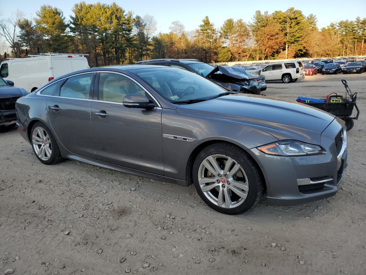 Lot #2988132995 2017 JAGUAR XJ