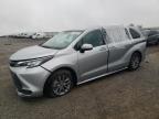 TOYOTA SIENNA LE снимка