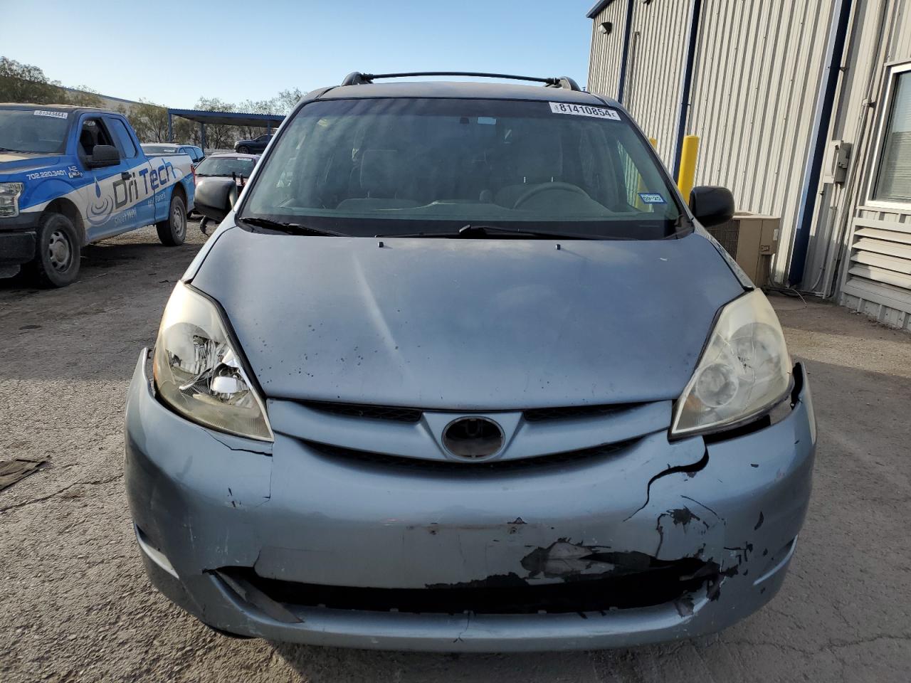 Lot #2996591571 2010 TOYOTA SIENNA CE