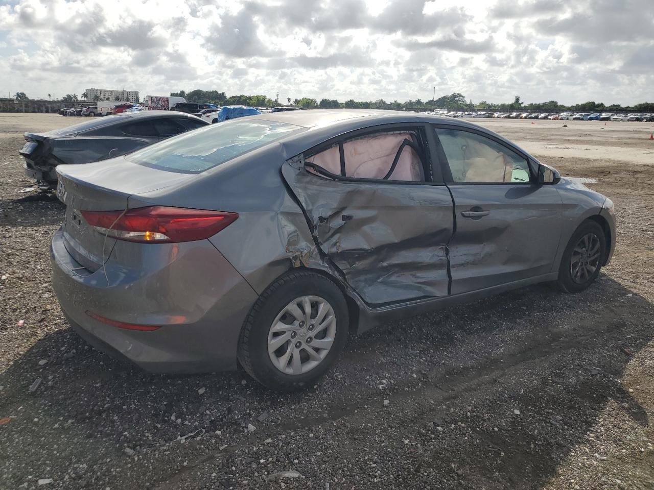 Lot #3049599718 2018 HYUNDAI ELANTRA SE