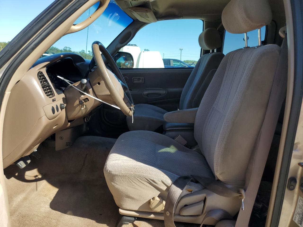 Lot #3004099994 2001 TOYOTA TUNDRA ACC