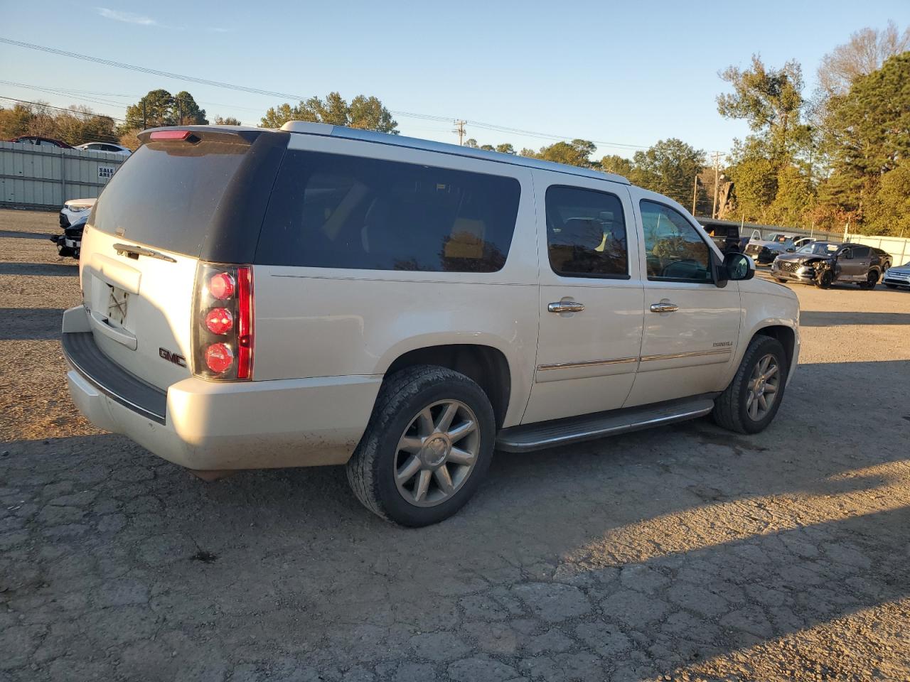 Lot #3037216489 2011 GMC YUKON XL D