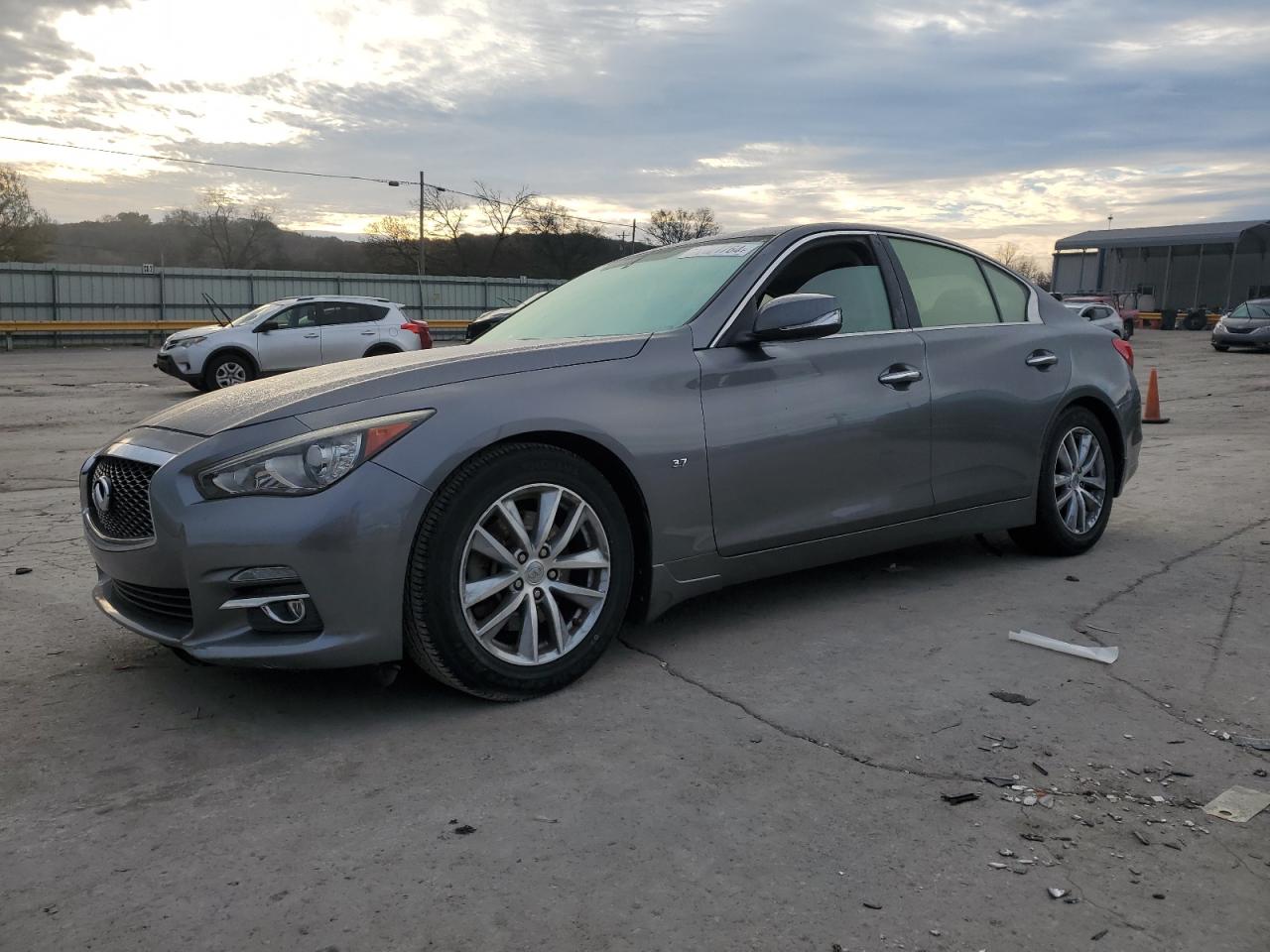 INFINITI Q50 2015
