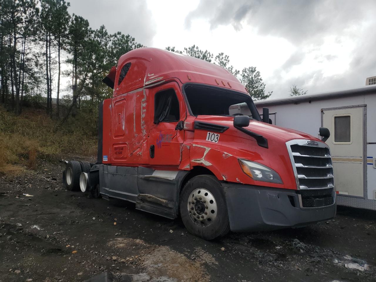 Lot #3030504474 2019 FREIGHTLINER CASCADIA 1